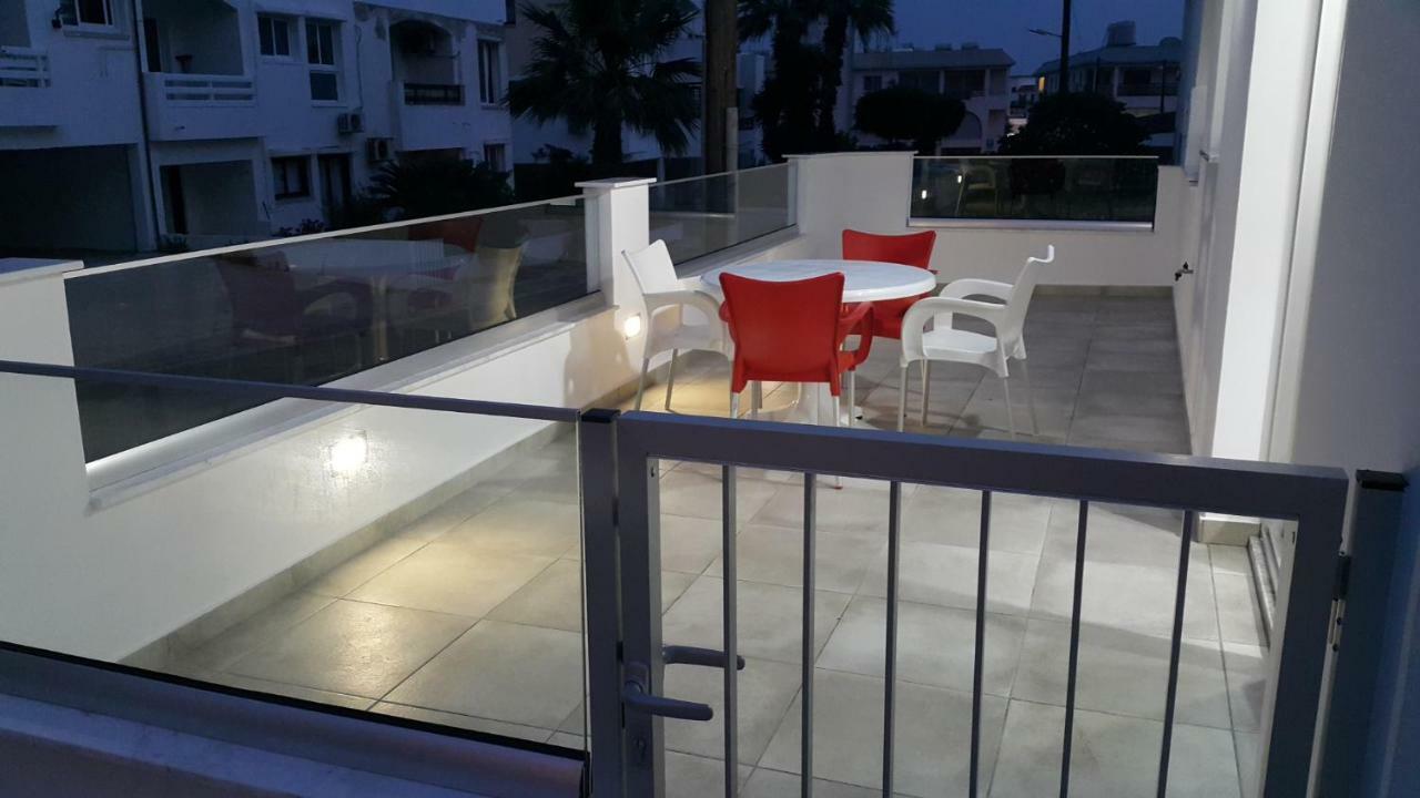 Chris'S Holiday Apt - Ayia Napa Apartment Exterior photo